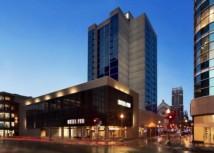 Pur, Quebec, A Tribute PortfolioHotel Quebec